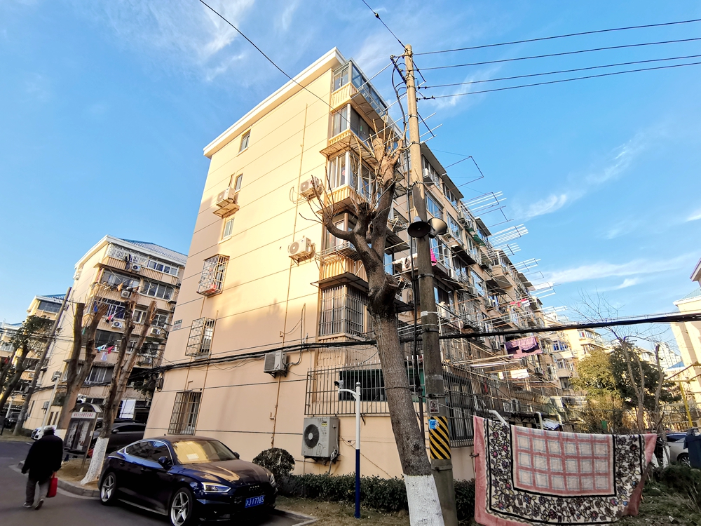 上(shàng)海市浦東新區濰坊六村640号501室