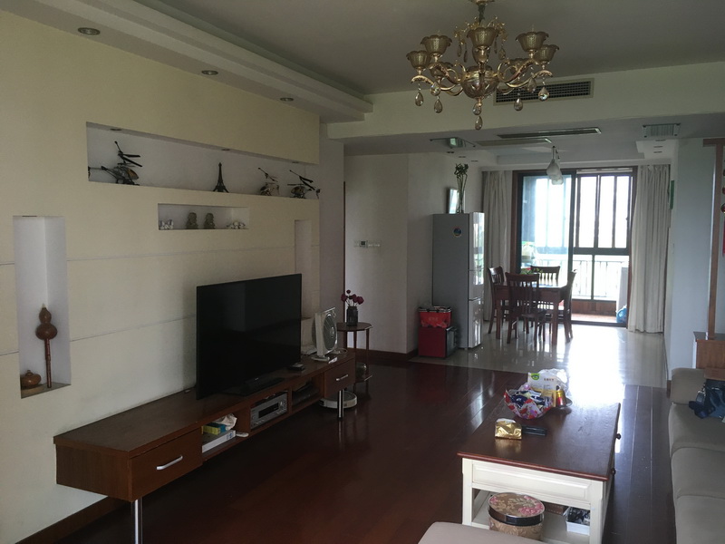 上(shàng)海市浦東新區永泰路1650弄10号502室