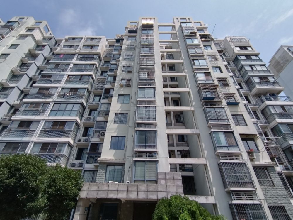 上(shàng)海市金山區山陽鎮龍宇路999弄13号702室
