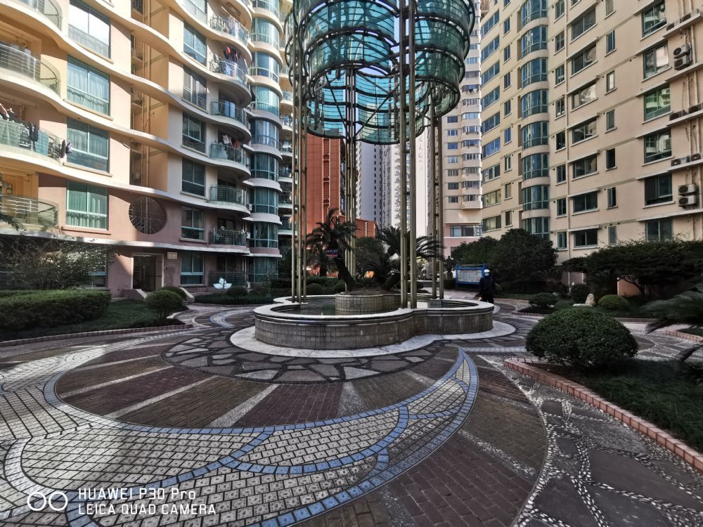 上(shàng)海市虹口區東體育會路992弄1号1302室