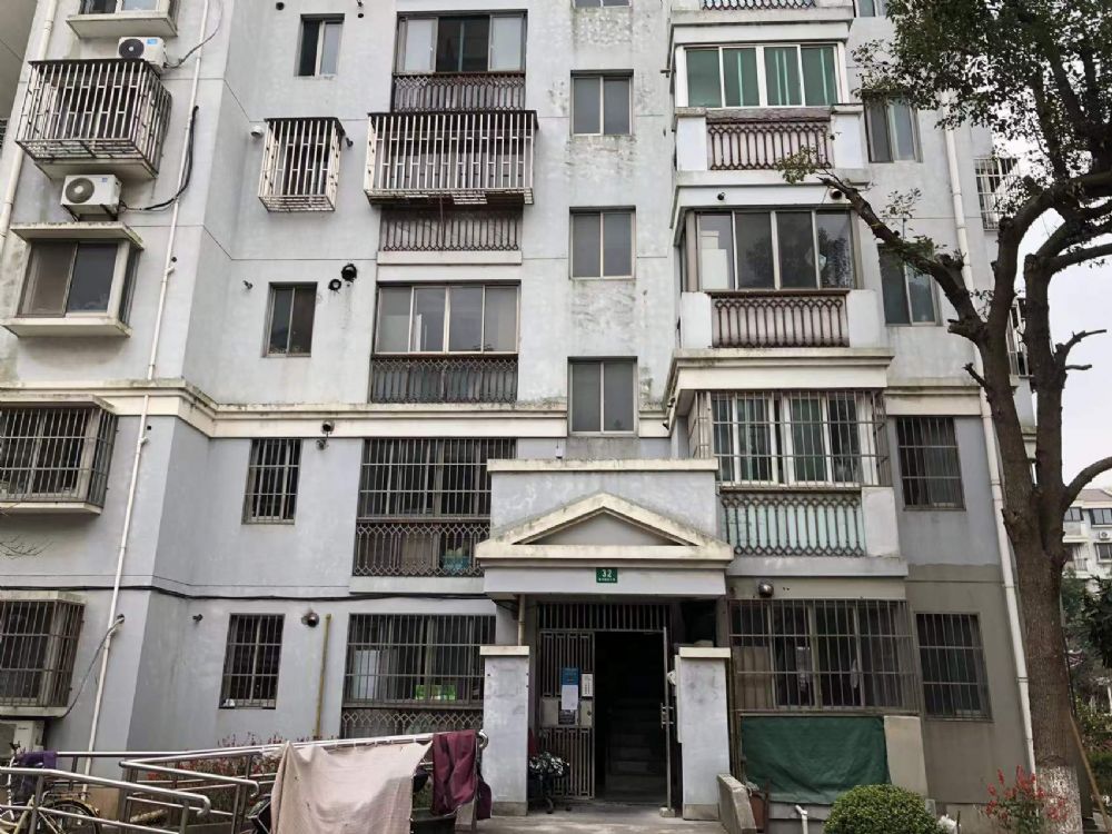 上(shàng)海市浦東新區曹路鎮龔華路50弄32号501室