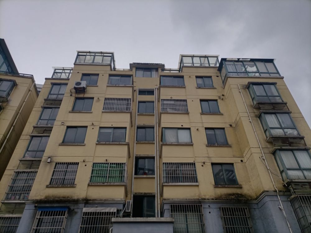 上(shàng)海市金山區山陽鎮海豐路85弄82号601（複式）室