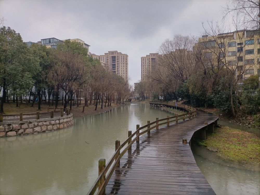 上(shàng)海市金山區山陽鎮海豐路85弄82号601（複式）室